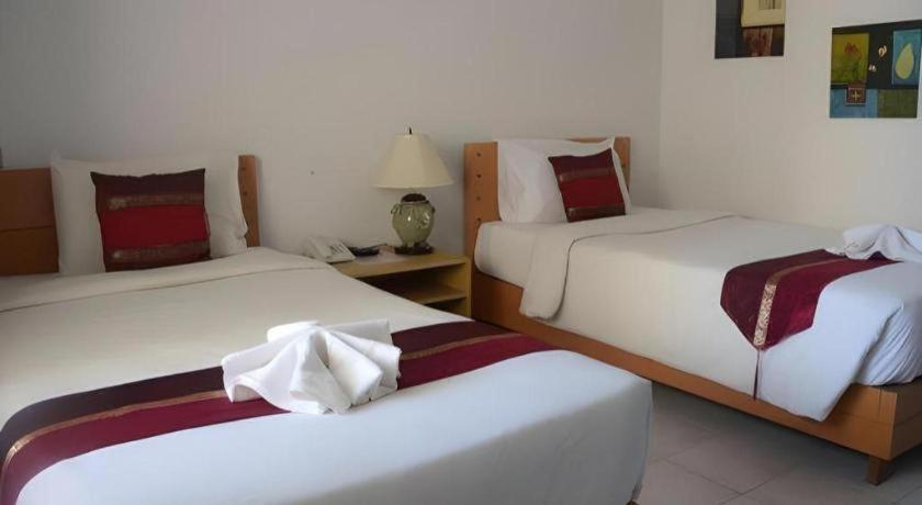 Central Place Hotel Районг Экстерьер фото