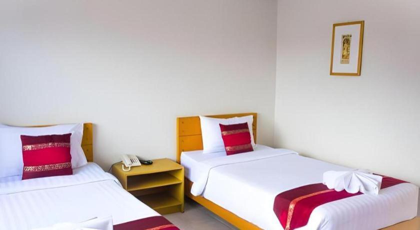 Central Place Hotel Районг Экстерьер фото