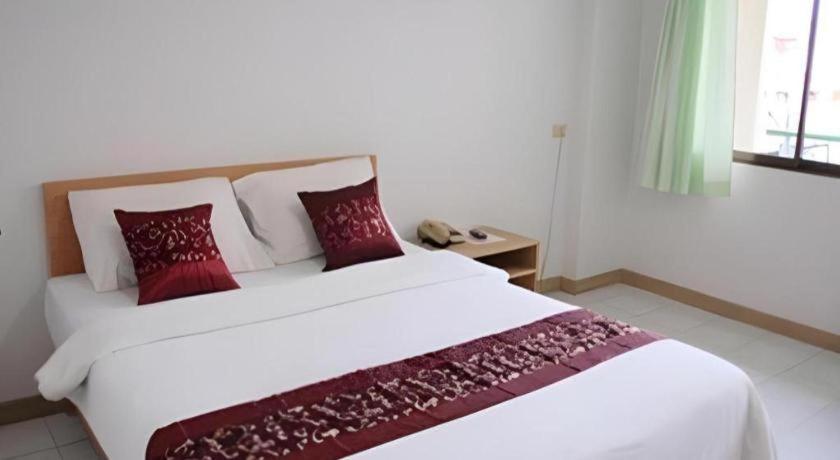Central Place Hotel Районг Экстерьер фото