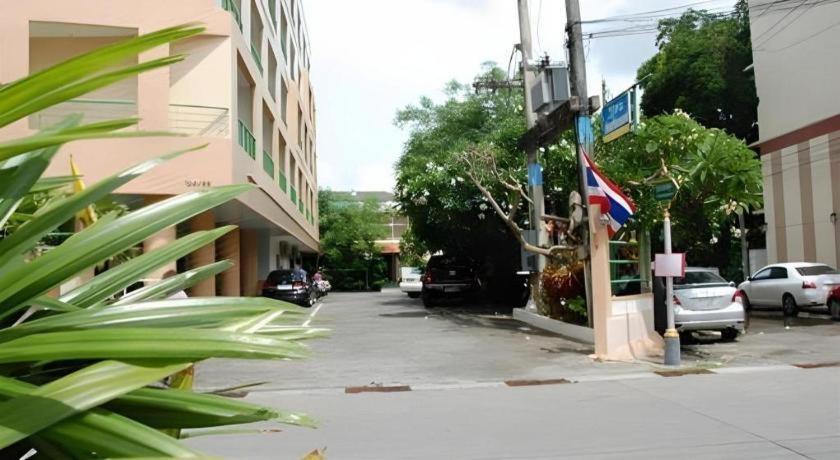 Central Place Hotel Районг Экстерьер фото