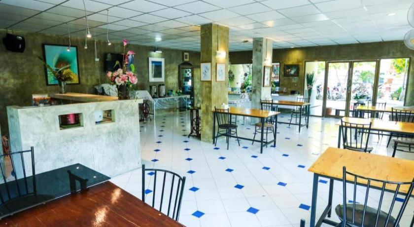 Central Place Hotel Районг Экстерьер фото