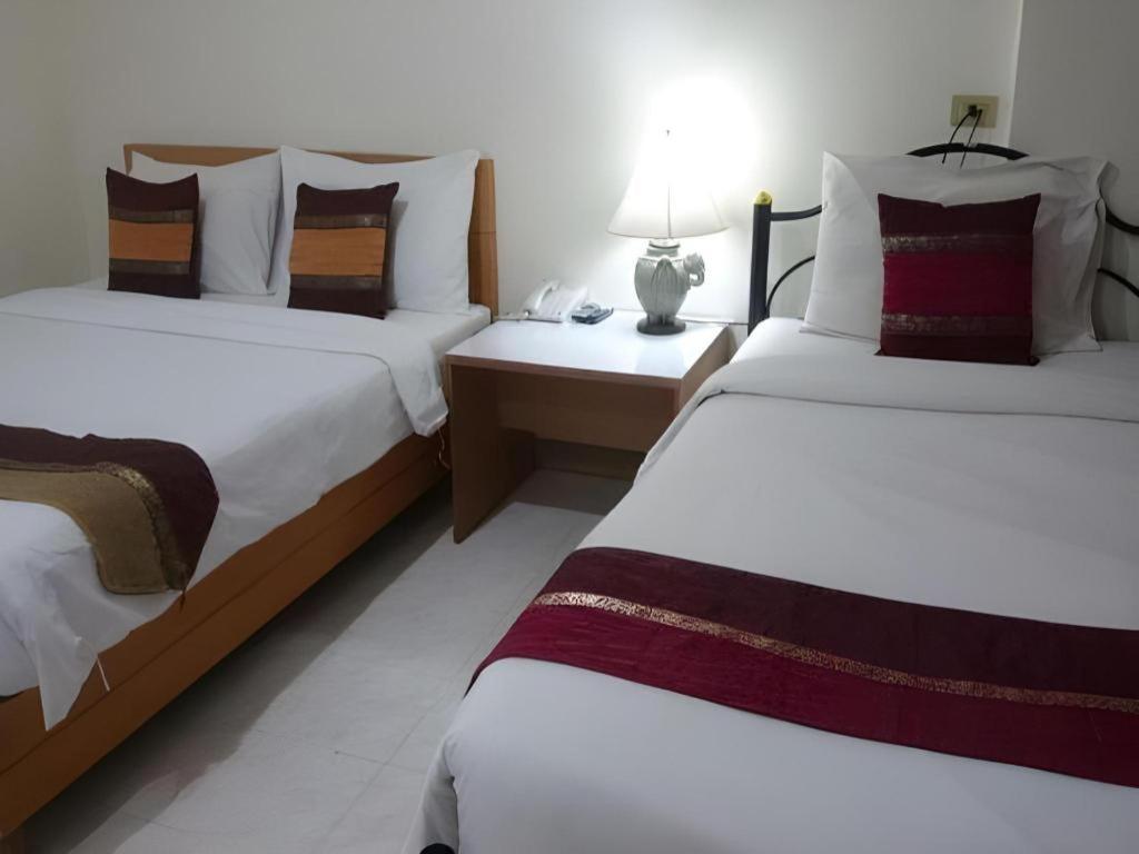 Central Place Hotel Районг Экстерьер фото