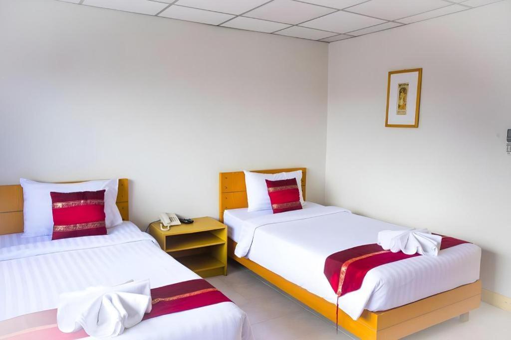 Central Place Hotel Районг Экстерьер фото