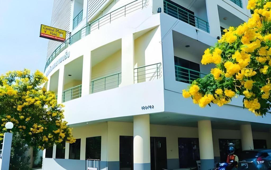 Central Place Hotel Районг Экстерьер фото