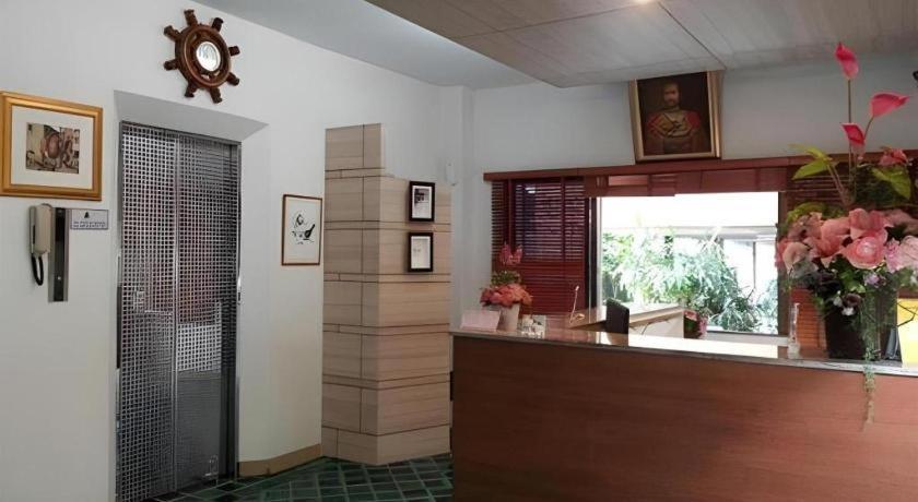 Central Place Hotel Районг Экстерьер фото