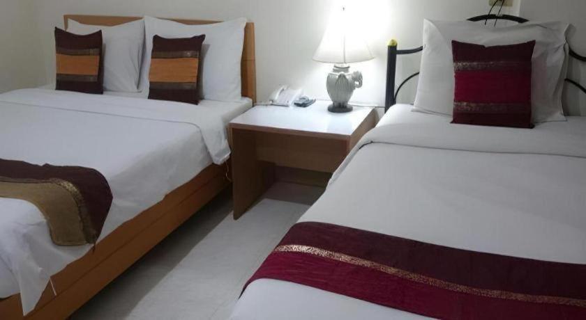 Central Place Hotel Районг Экстерьер фото